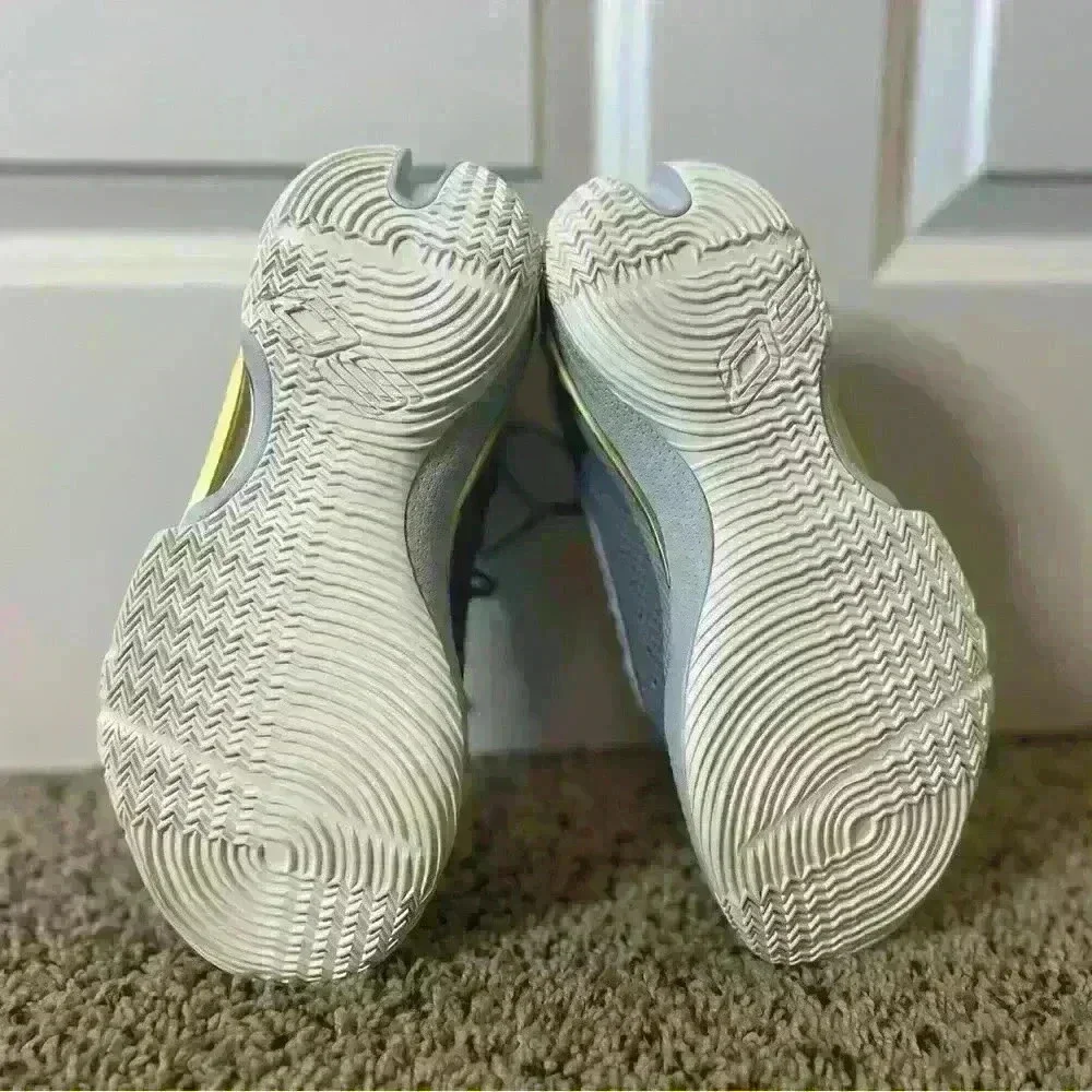 Under Armour Curry Shoes